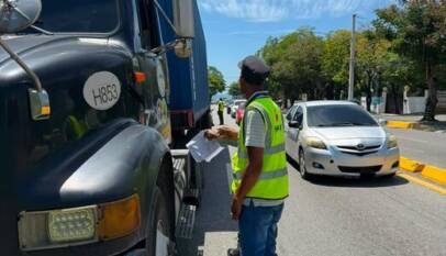 INTRANT, DIGESETT y MOPC fiscalizan 28 vehículos pesados por circular sin autorización INTRANT, DIGESETT y MOPC fiscalizan 28 vehículos pesados por circular sin autorización