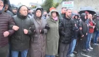Irlanda del Norte: manifestantes bloquean calles para impedir movilización de Orden de Orange Irlanda del Norte: manifestantes bloquean calles para impedir movilización de Orden de Orange
