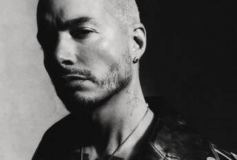 J Balvin y Valentina Ferrer terminan tras casi 10 años juntos: ‘Hemos decidido tomar caminos separados’ J Balvin y Valentina Ferrer terminan tras casi 10 años juntos: ‘Hemos decidido tomar caminos separados’