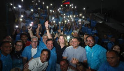 Jefa de comunicaciones de Machado regresa a Venezuela y reaviva la presión por retorno de la líder opositora Jefa de comunicaciones de Machado regresa a Venezuela y reaviva la presión por retorno de la líder opositora