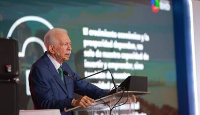 Molina Achécar propone un crecimiento económico basado en productividad, tecnología y educación