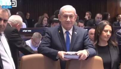 Netanyahu viajó en secreto a Emiratos para pedir que desmienta una alerta antes del ataque de Hamás, según AP