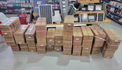SANTIAGO: Ocupan miles de mercancías en negocios chinos SANTIAGO: Ocupan miles de mercancías en negocios chinos
