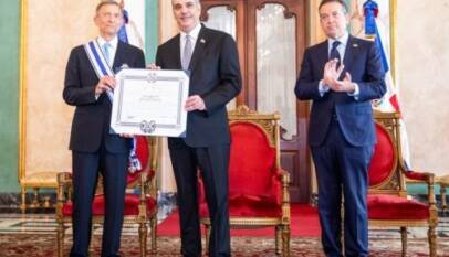 Abinader reconoce aportes de Roberto Álvarez a diplomacia Abinader reconoce aportes de Roberto Álvarez a diplomacia