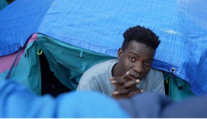 Diez años del cierre de Calais: los migrantes siguen buscando llegar al Reino Unido