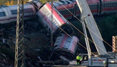 España: familiares de víctimas de accidente ferroviario exigen respuestas