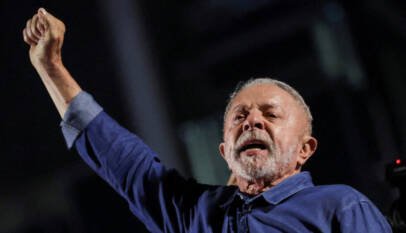 Flávio Bolsonaro borra carta en la que se declaraba «presidente electo de Brasil» y cambia título por «líder»