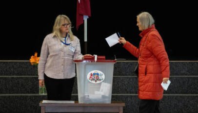Legislativas en Letonia: gana el partido proeuropeo del primer ministro y avanzan los populistas