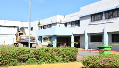 Médicos del Salvador B. Gautier reclaman construcción de un nuevo hospital ante intervención de su infraestructura