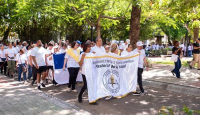 Monseñor Morel Diplán cierra Caminata Un Paso por la Salud Mental; la semana conmemorativa impacta más de 280 mil personas