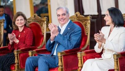 Presidente Abinader entrega premios Adulto Mayor del Año a Ellis Pérez y Protector de la Persona Envejeciente al Hogar de Ancianos Nuestra Señora del Carmen de Higüey