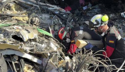 «Salimos despedidos»: sobrevivientes relatan cómo fue el mortal choque de trenes en España