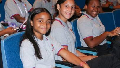 SIE lleva educación energética a niños y jóvenes en la Feria Internacional del Libro