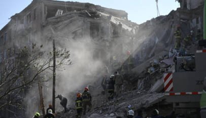 Ucrania reporta al menos 20 muertos, entre ellos cuatro niños, por un ataque «masivo» de Rusia